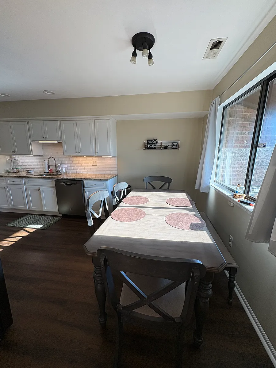 Building Photo - 108 Edison Glen Ter #108