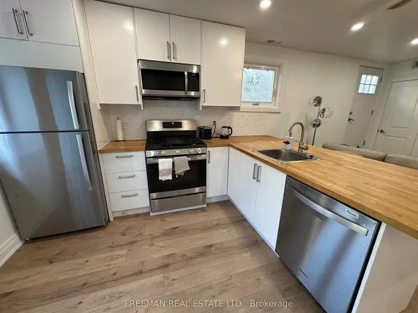 3449 Yonge St APT 2, Toronto, ON M4N 2N3