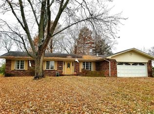 3220 W Sharon Dr, Greenfield, IN 46140