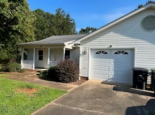 106 W College Manor Dr, Shelby, NC 28152