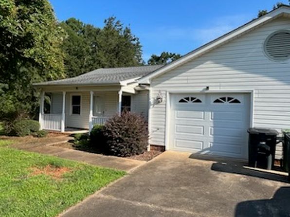 106 W College Manor Dr