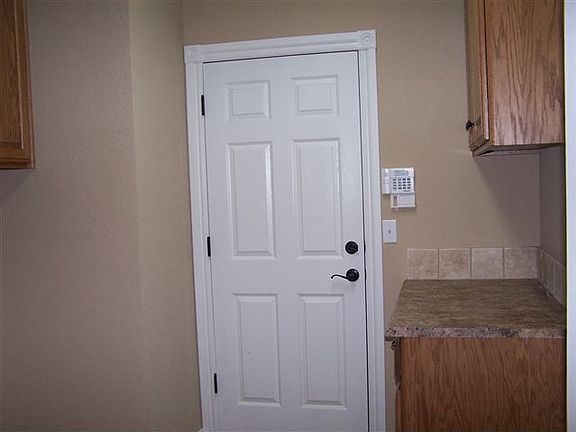 4th image of 2625 Debracy Ave