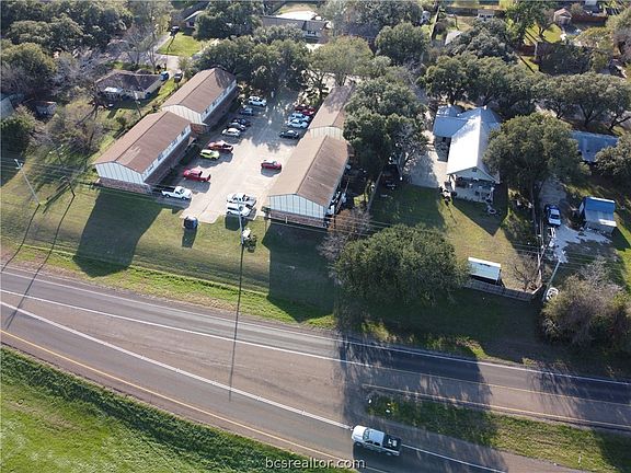 2nd image of 300 Ivy St