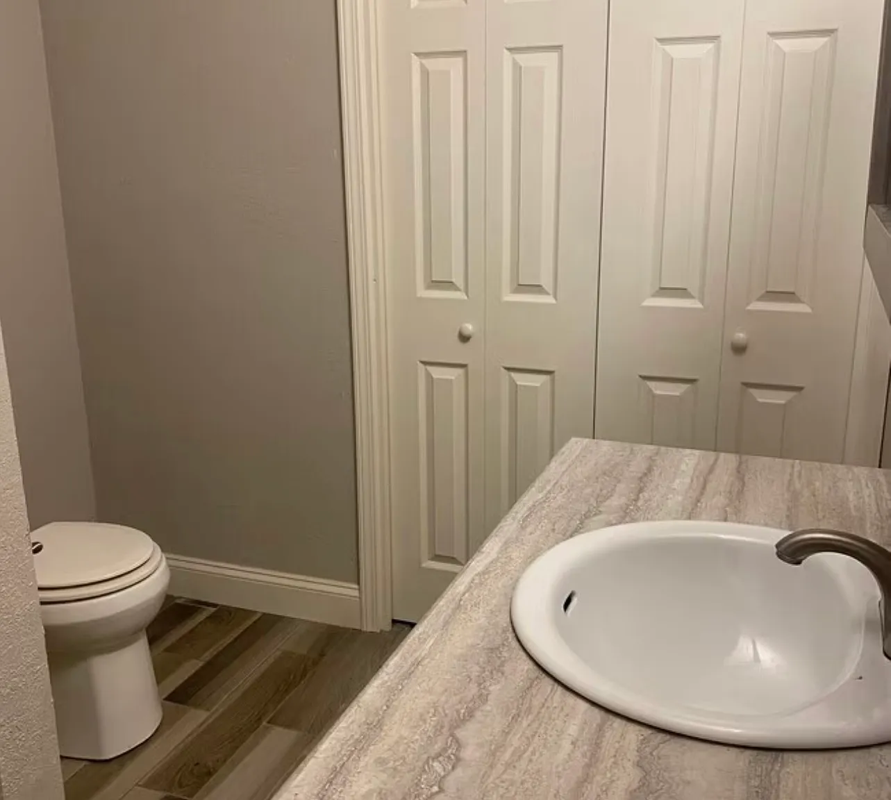 2 bed, 1.5 bath, 1100 sqft, $900 — Photo 3