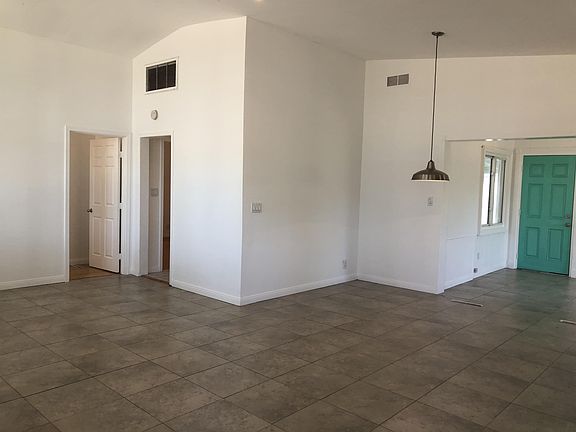 4th image of 1190 N Raymond Ave