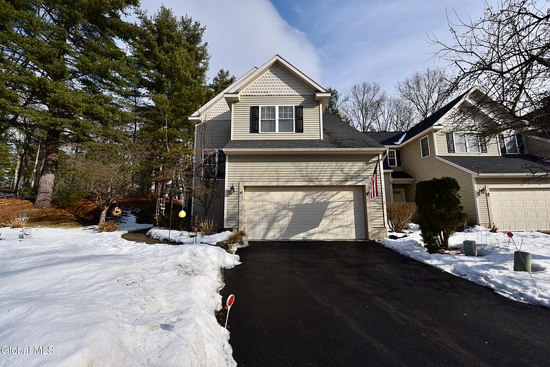 2nd image of 42 Donegal Way