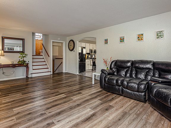 4th image of 5079 Wick Dr
