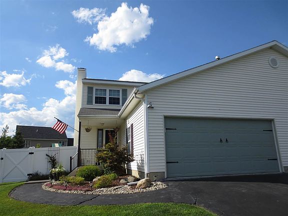 2nd image of 10 Erie Ct