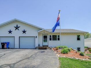 5780 Parkview Rd, Sun Prairie, WI 53590