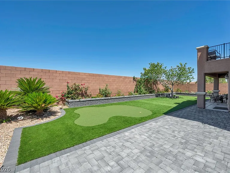 10391 Montes Vascos Dr — Photo 22