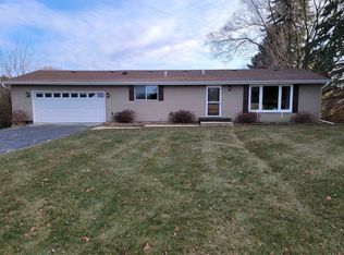 1652 Edgewood Dr, Davis, IL 61019