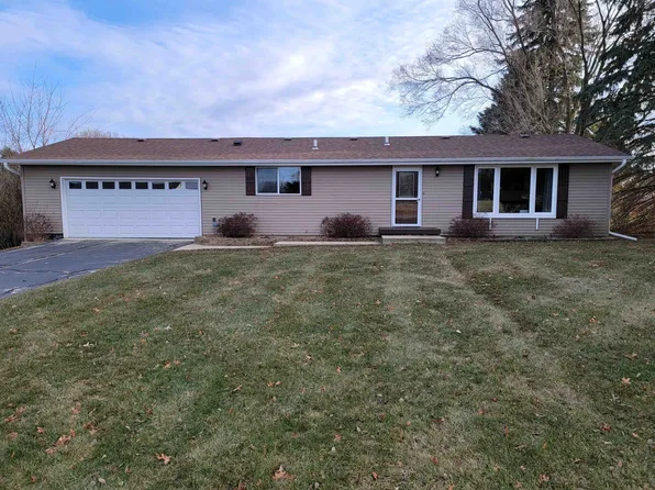 1652 Edgewood Dr, Davis, IL 61019