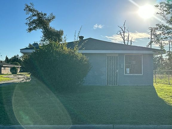 2nd image of 2114 Simmons St