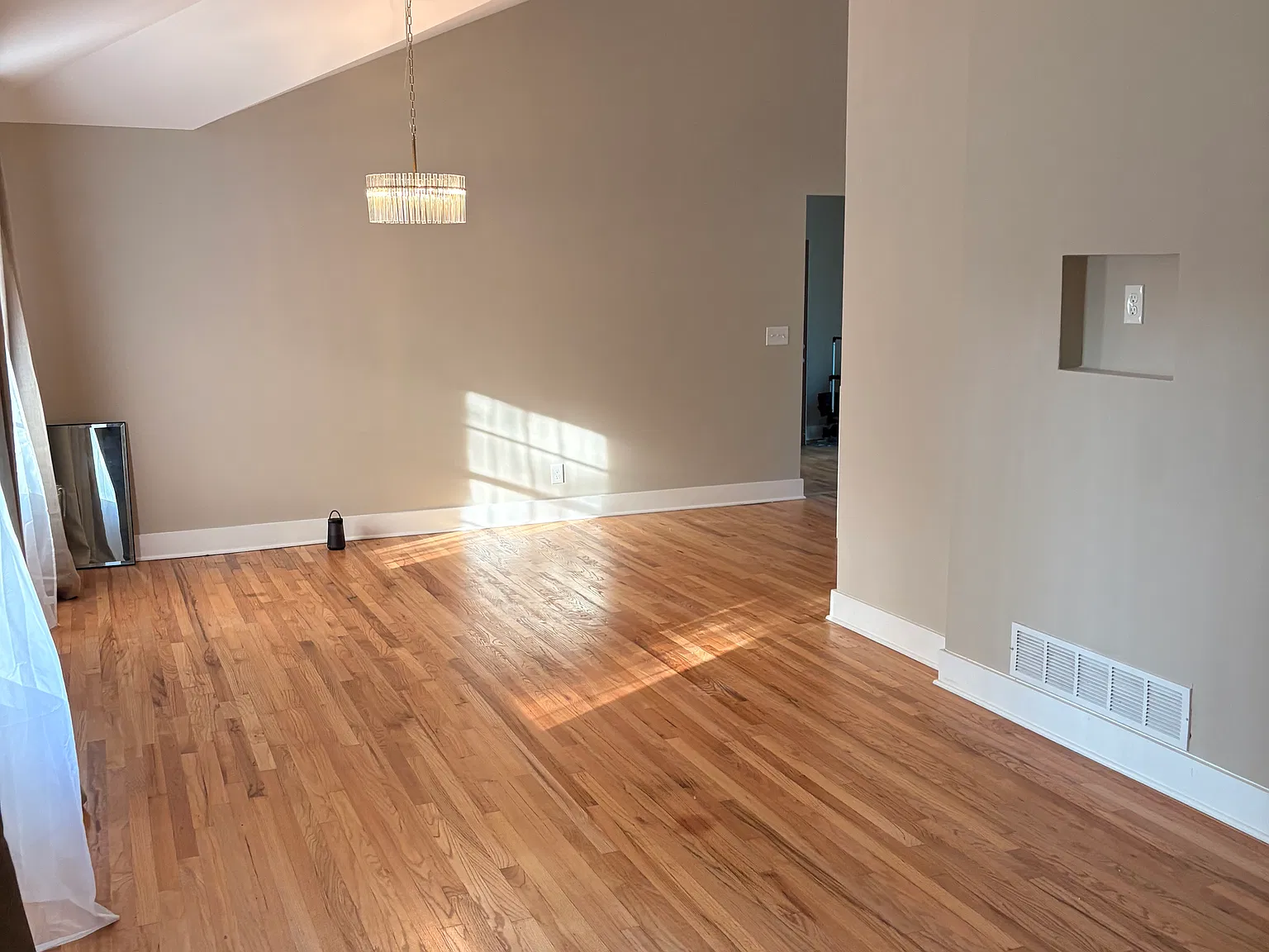 3 bed, 1492 sqft, $2,400 — Photo 4