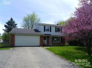 5295 Mapletree Dr, Flint, MI 48532