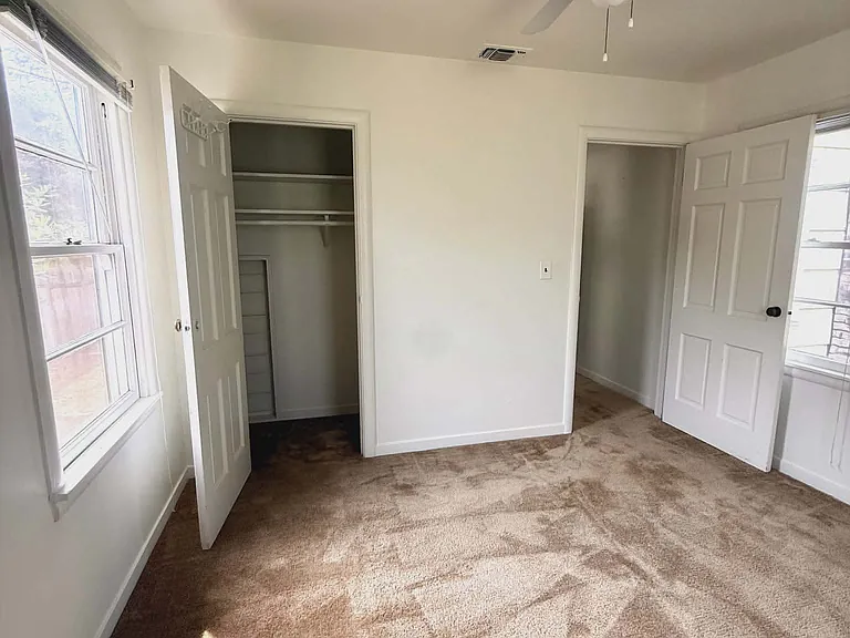 2585 Sierra Blvd — Photo 16