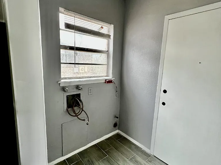 1618 Dale Douglas Dr — Photo 24