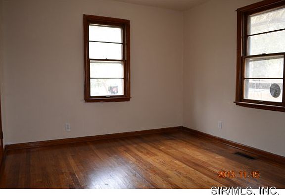 3rd image of 2220 Grand Ave