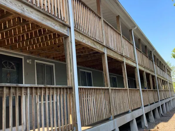 151 East St APT 10, North Attleboro, MA 02760