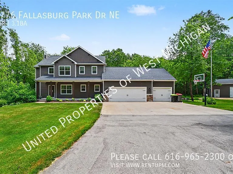 1776 Fallasburg Park Dr NE — Photo 1