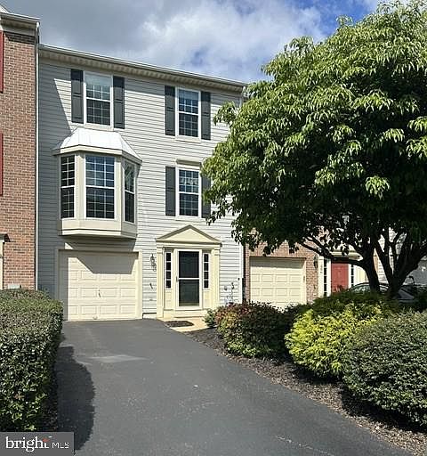 1st image of 206 Sloan Ct