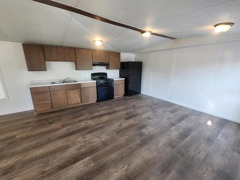 1559 Perry St SE — Photo 5