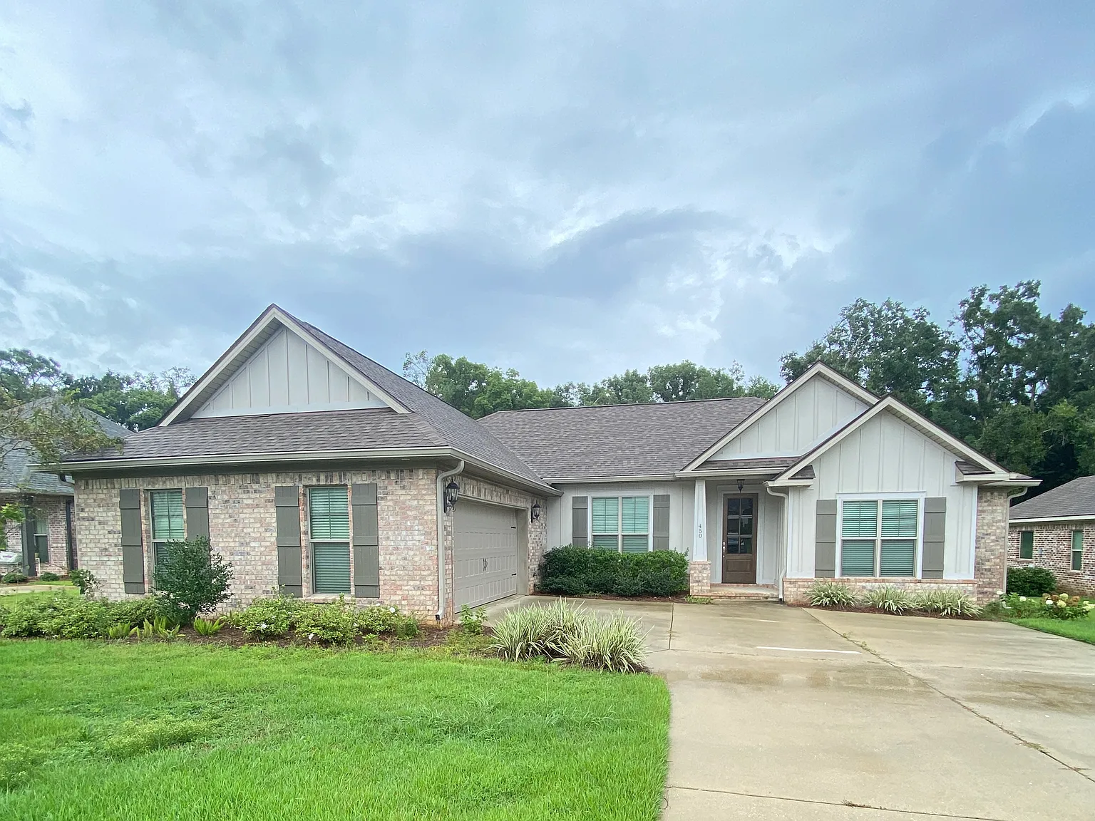 4 bed, 2300 sqft, $2,800 — Photo 1