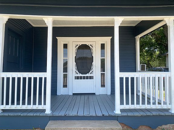 4th image of 119 N Avenue D
