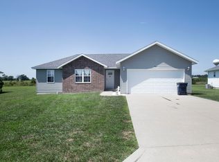 760 Woodlawn St, Marshfield, MO 65706