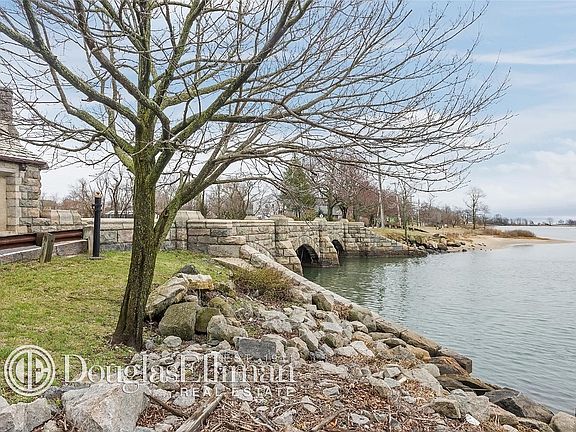 2nd image of 4 Eastland Dr