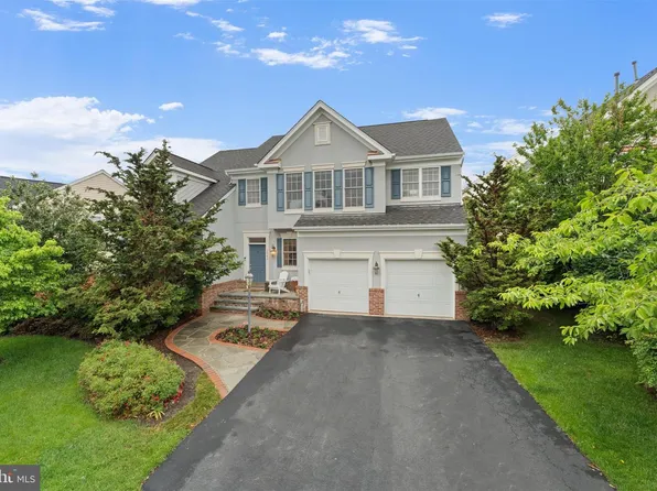 6040 Wake Crest Ct, Haymarket, VA 20169