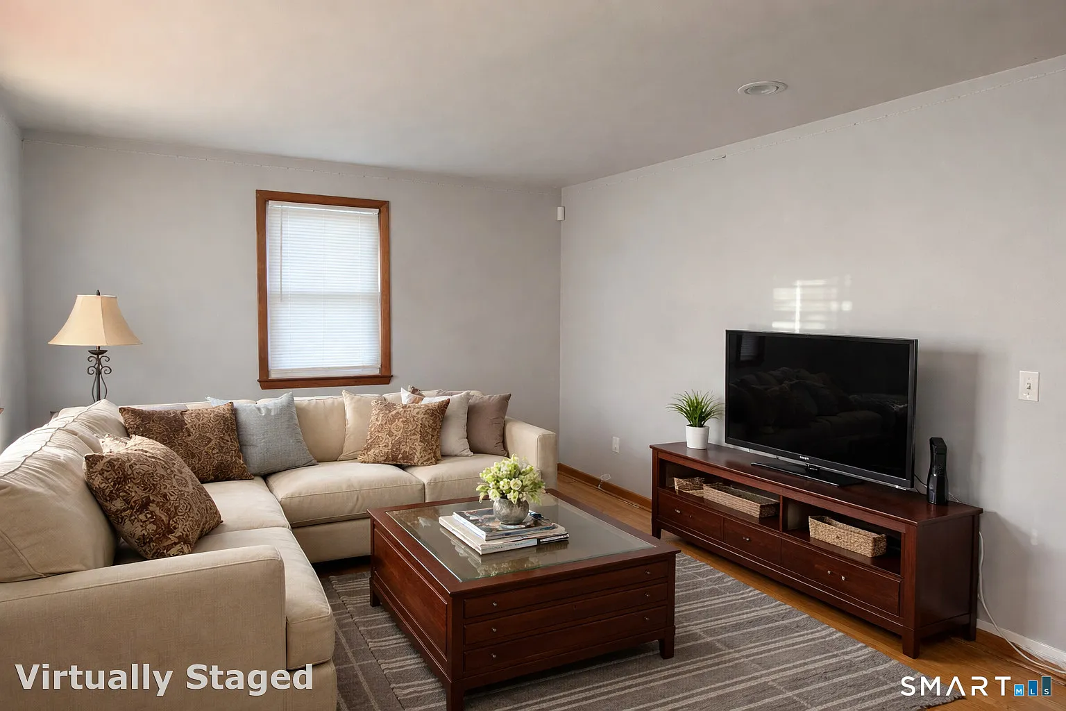 4 bed, 1.0 bath, 1224 sqft, $3,800 — Photo 2