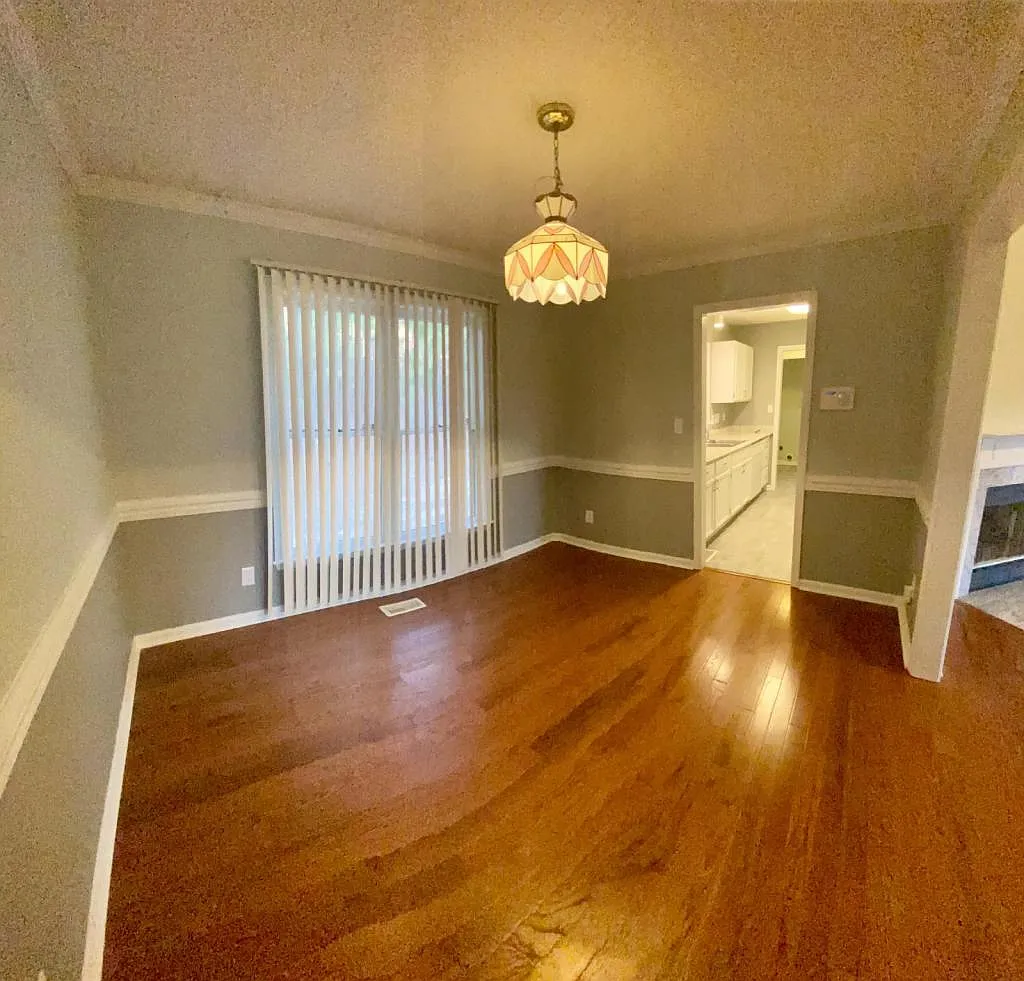 5051 Waterford Dr — Photo 3