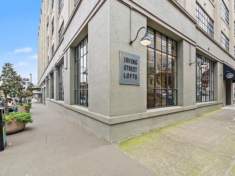 1314 NW Irving St #612 — Photo 1