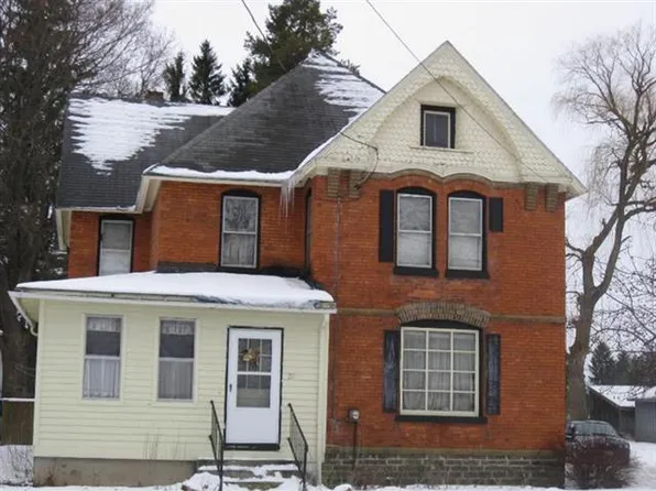 27 W Main St, Earlville, NY 13332
