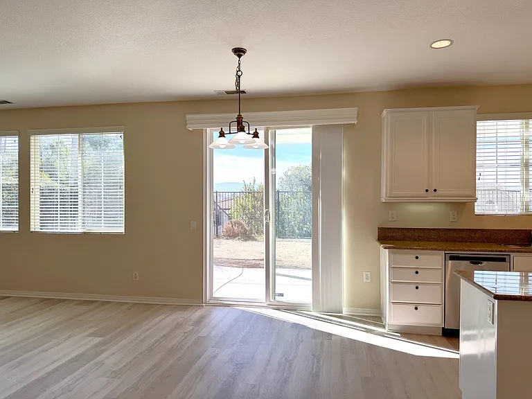 40220 Emily Pl — Photo 12