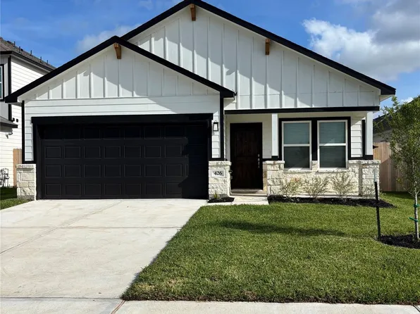 426 Magnetic Hill Dr, Crosby, TX 77532