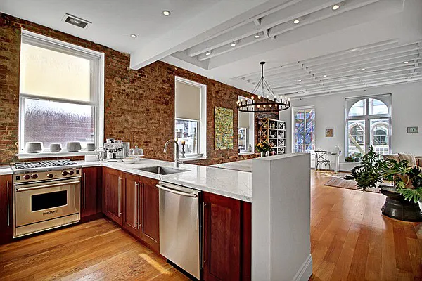 Rented by Kian Realty | media 8