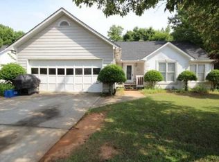 595 Clearwater Pl, Lawrenceville, GA 30044