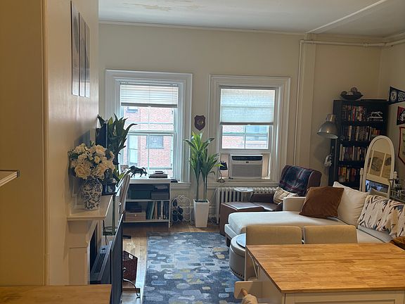 2nd image of 170 Marlborough St APT 3R