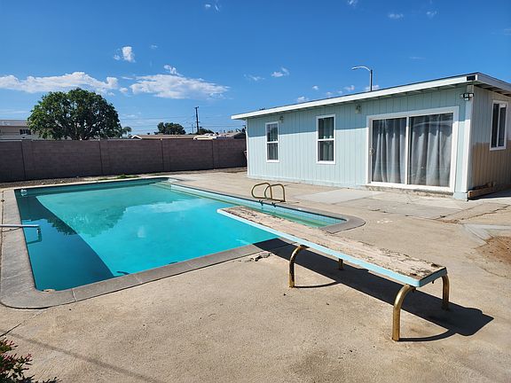 5th image of 10212 Antigua St