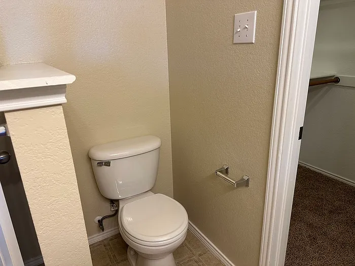 301 Meadow Lark Ln — Photo 16