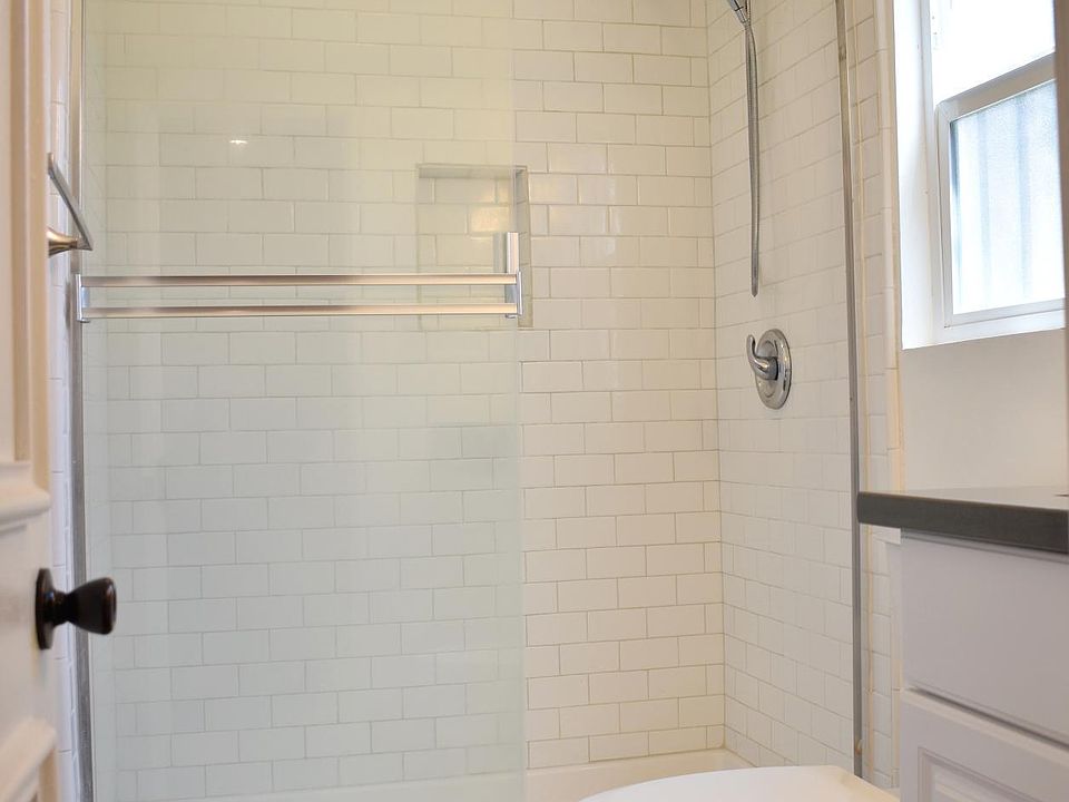 1st image of 364 S Vancouver Ave #364