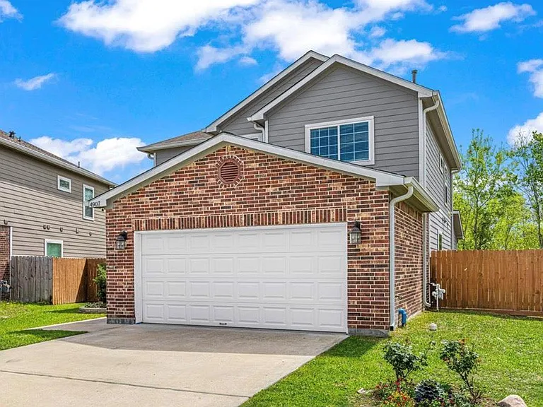 4907 Leamathew St — Photo 3