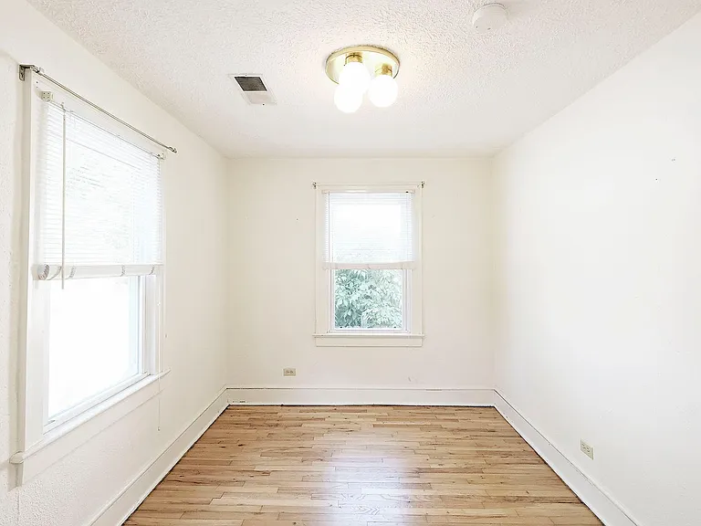 1306 Chesapeake St — Photo 6