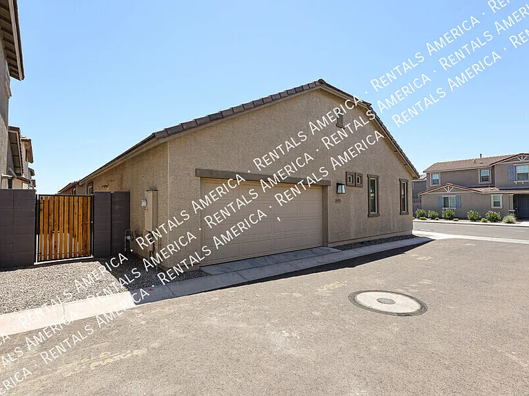 9978 W Piccadilly Rd — Photo 3