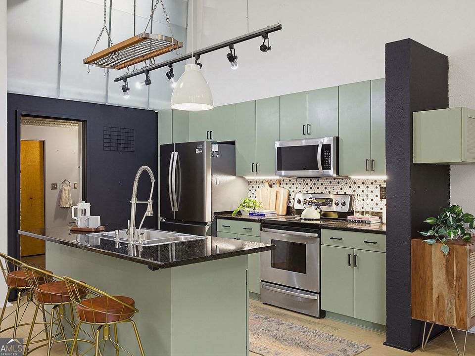 1st image of 195 Arizona Ave #121