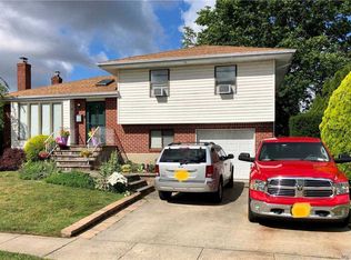 55 Stratford Rd, Plainview, NY 11803