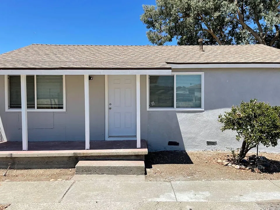 10988 W Clover Rd