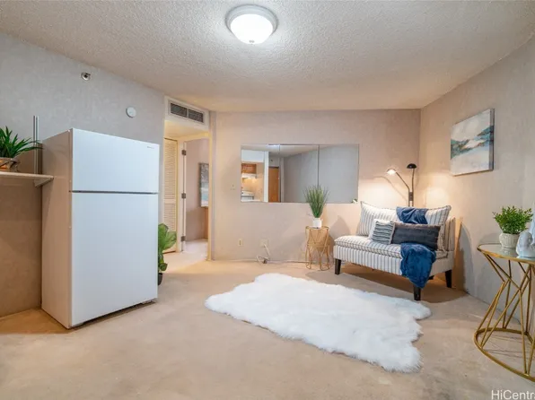 1088 Bishop St APT 1504, Honolulu, HI 96813